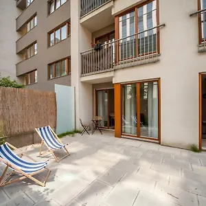 Apartament Very Berry - Maratonska 3 - Business Apartment, Garden, Check In 24h, Poznań